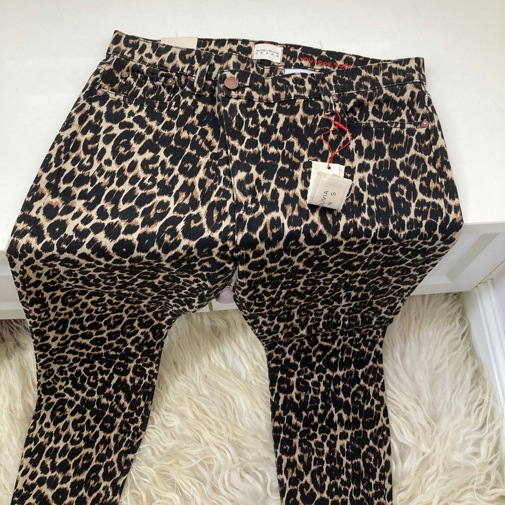 ALICE + OLIVIA High-Rise Straight Leg Jeans - Picture 4 of 11